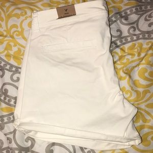 NWT! White American Eagle Midi shorts. Size 10.